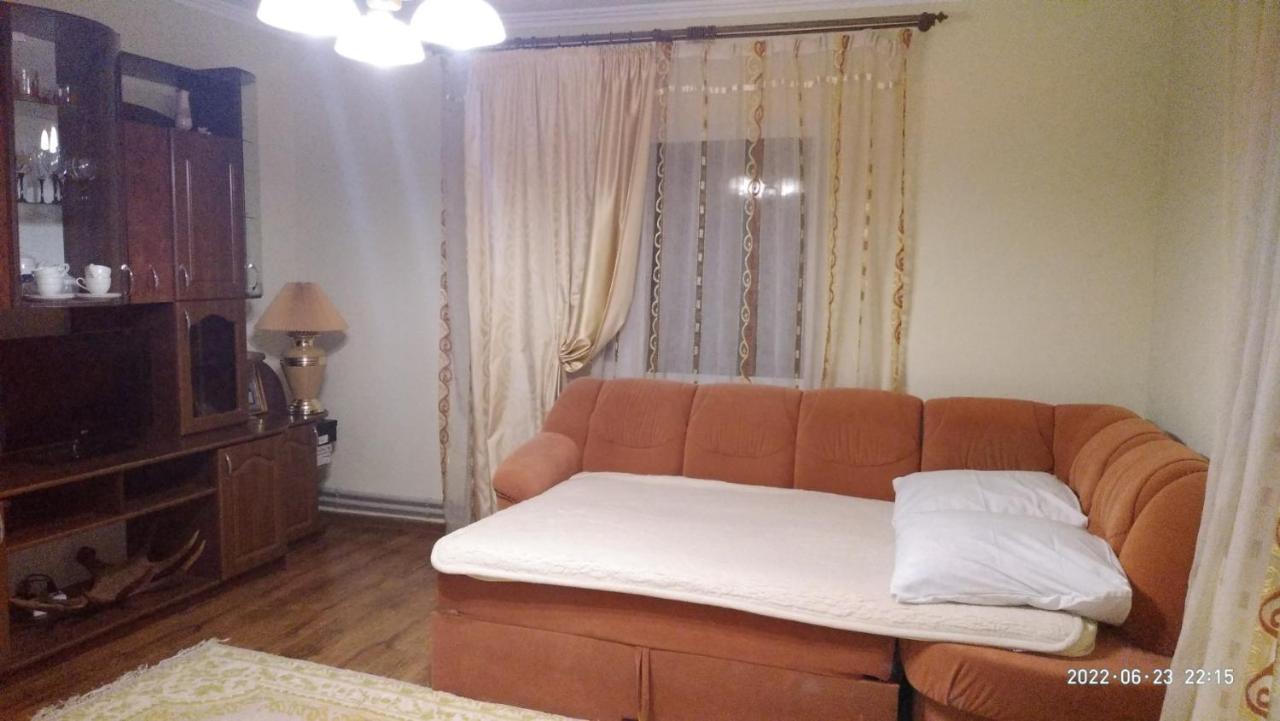 Pid Skeleyu Hotel Lazeshchyna Exterior photo