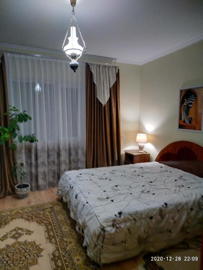 Pid Skeleyu Hotel Lazeshchyna Exterior photo
