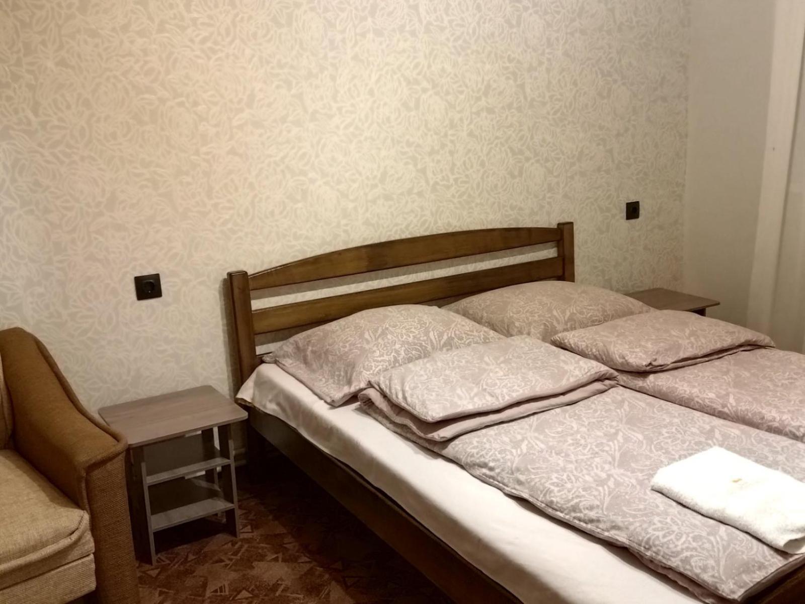 Pid Skeleyu Hotel Lazeshchyna Room photo