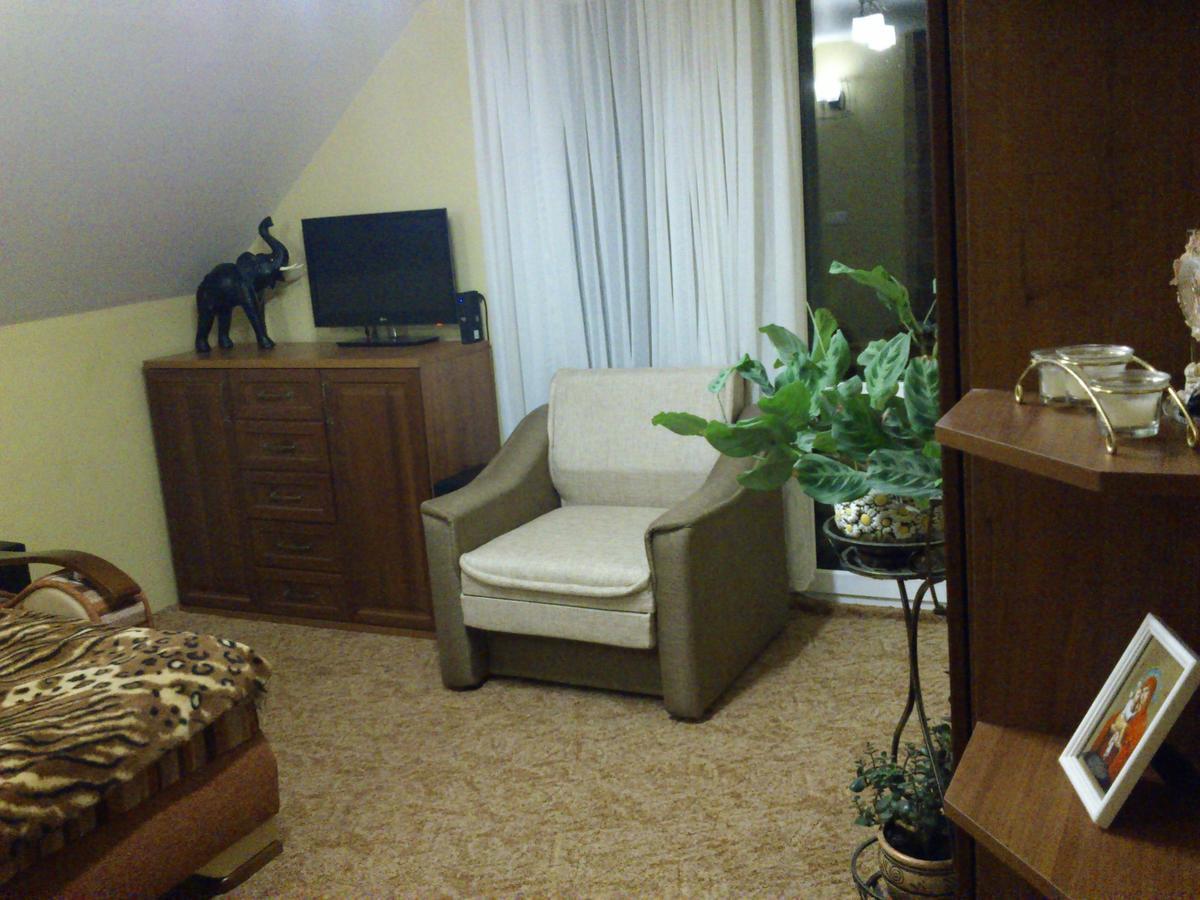 Pid Skeleyu Hotel Lazeshchyna Exterior photo