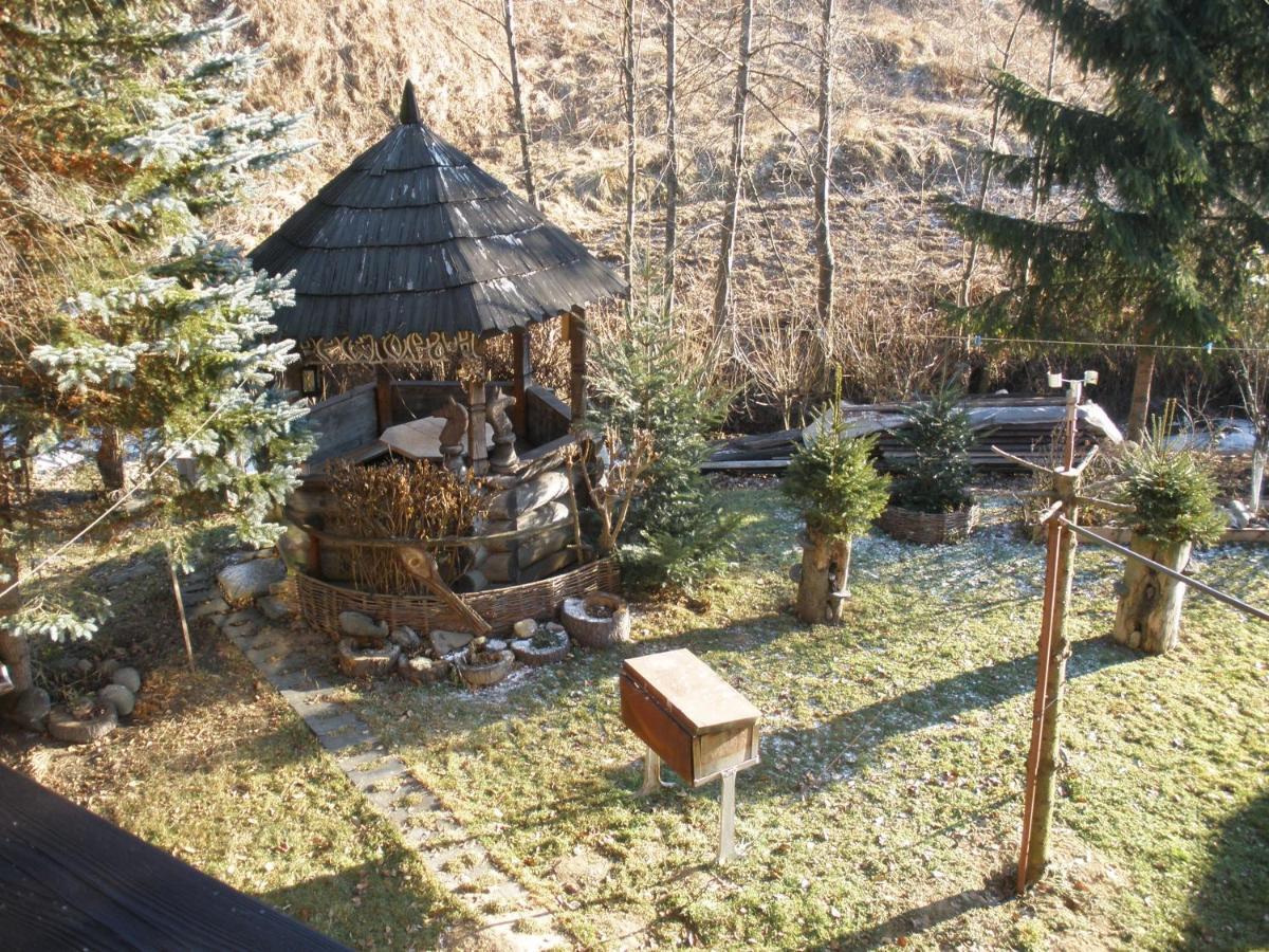 Pid Skeleyu Hotel Lazeshchyna Exterior photo